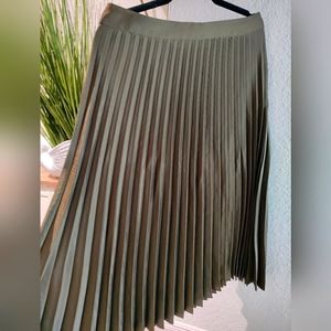 NWT Hallhuber Plissee Skirt EU 42 Dark green